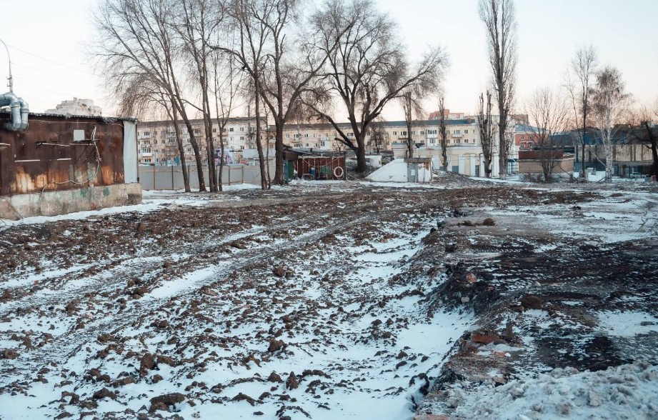 В Саратове снесли общежитие на Привокзальной площади